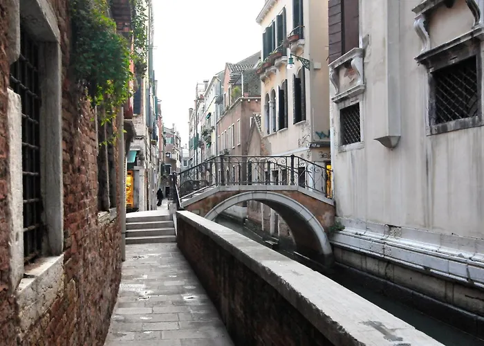 Cà Del ModenaBed and Breakfast